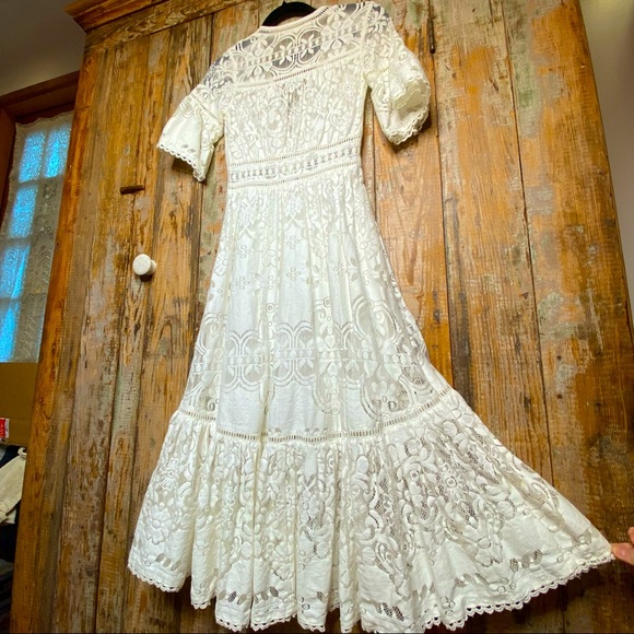 SPELL Clover Lace Gown - Picture 2 of 11